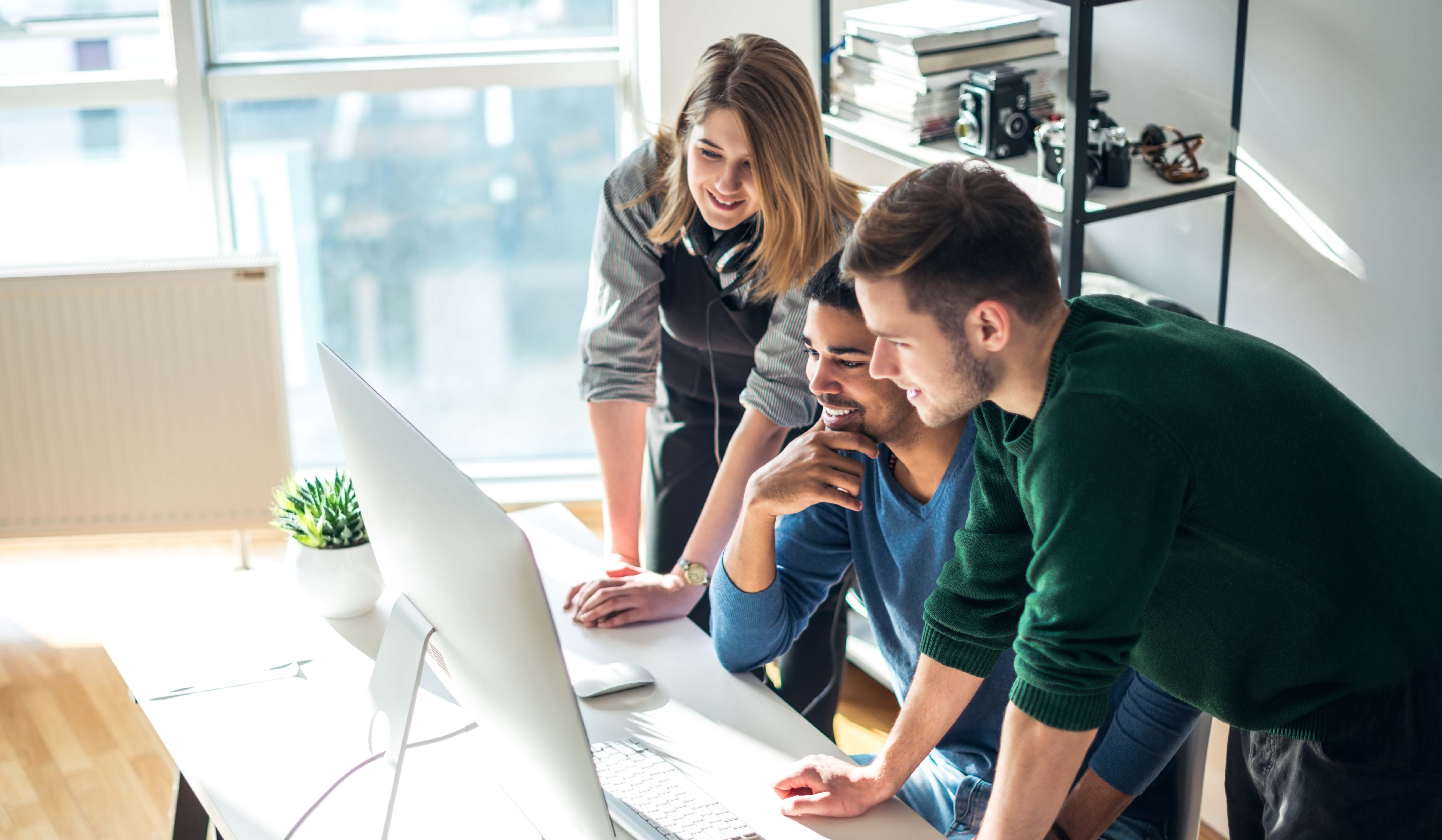 Three-people-in-a-group